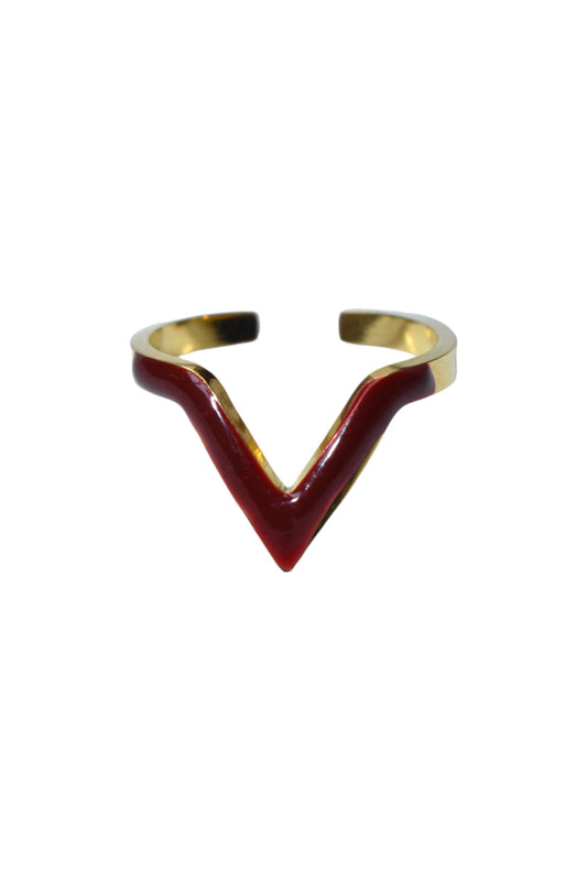 Goudkleurige stainless steel ring in V vorm rood bordeaux | Studio XOVA A.05