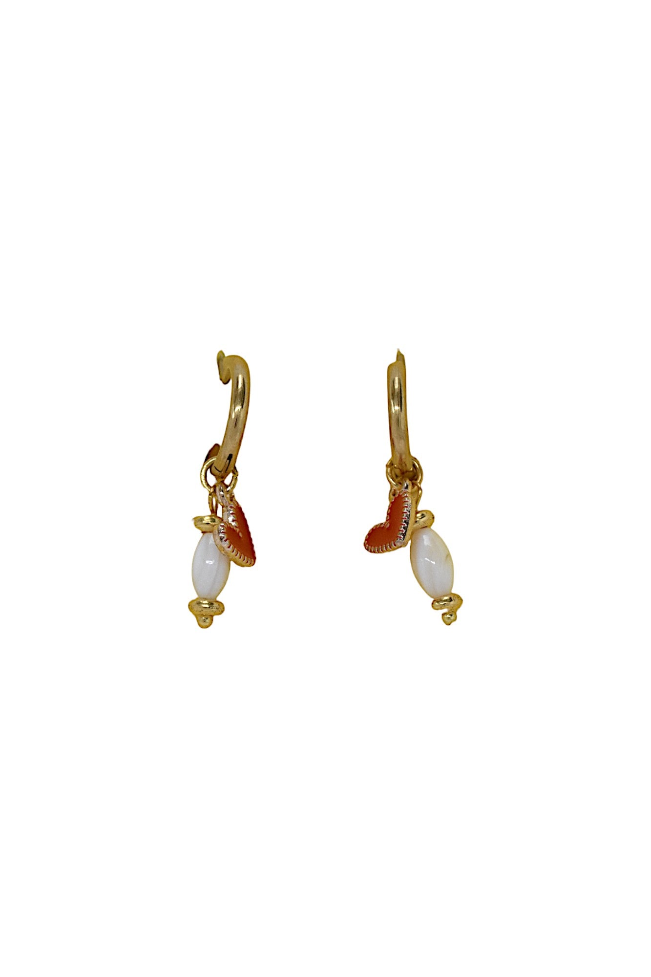 Millie - Kleine goudkleurige hoops met charms